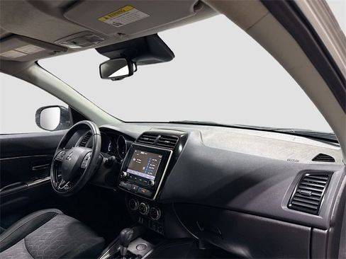 Used 2021 Mitsubishi Outlander Sport SE image 29