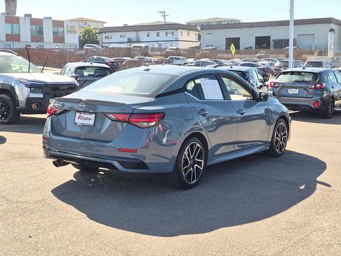 Used 2025 Nissan Sentra SR FWD image 8