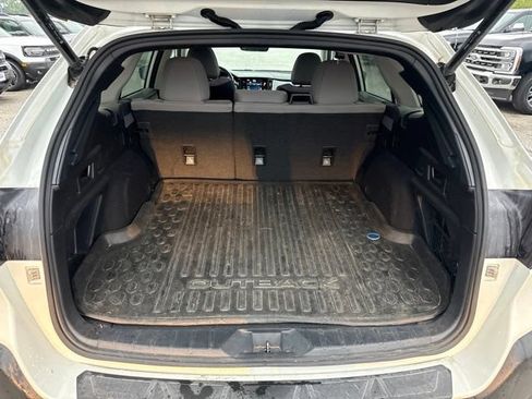 Used 2023 Subaru Outback Premium AWD/4WD image 15