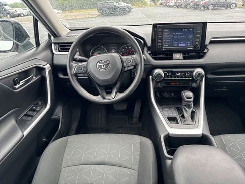 Used 2022 Toyota RAV4 XLE AWD/4WD image 26