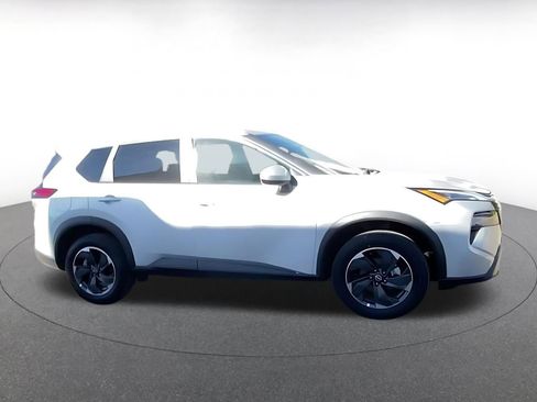 Used 2025 Nissan Rogue SV image 14