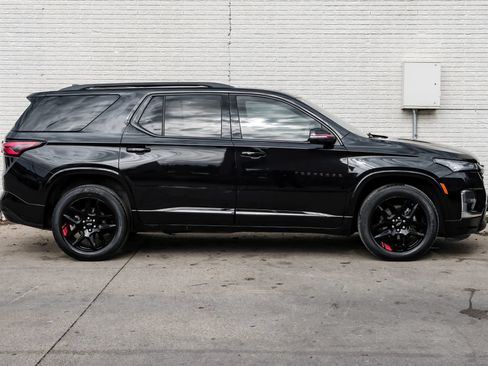 Used 2022 Chevrolet Traverse Premier w/ Redline Edition FWD image 7