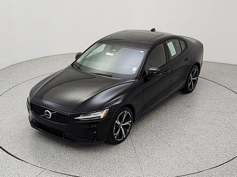 Used 2024 Volvo S60 B5 Core w/ Climate Package FWD image 13