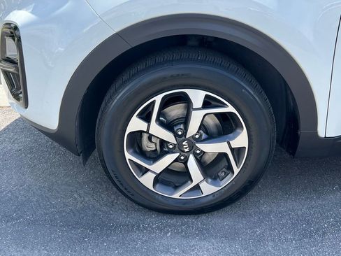 Used 2020 Kia Sportage LX AWD/4WD image 12
