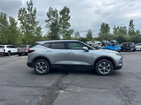 Used 2024 Chevrolet Blazer LT w/ Convenience Package AWD/4WD image 4