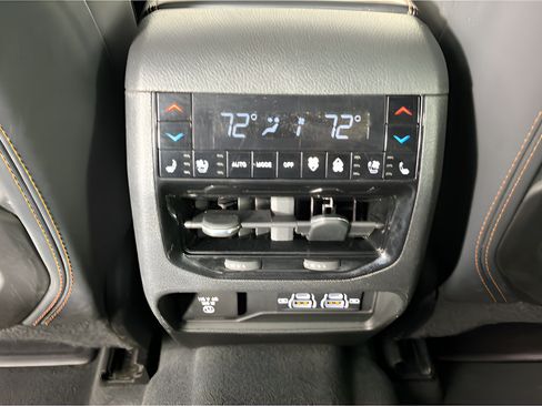 Used 2023 Jeep Grand Cherokee L Summit AWD/4WD image 25