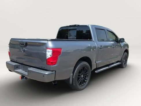 Used 2019 Nissan Titan SV w/ SV Convenience Package RWD image 7