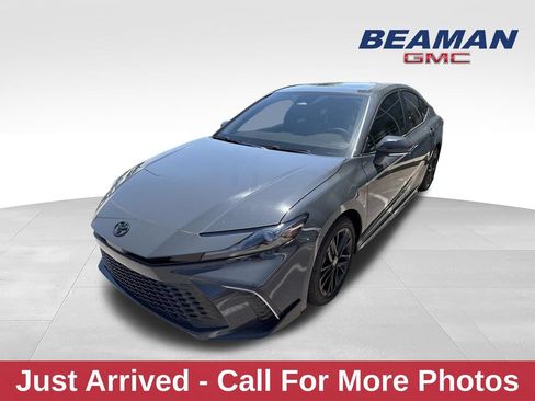 Used 2025 Toyota Camry SE w/ Multimedia Upgrade Package FWD image 1