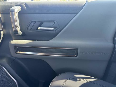 Used 2025 GMC Hummer EV 2X w/ Extreme Off-Road Package image 22