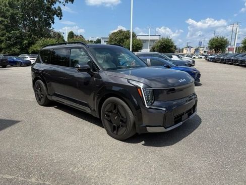 Certified 2024 Kia EV9 GT-Line AWD/4WD image 2