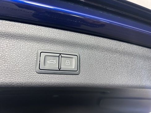 Used 2025 Audi Q3 2.0T Premium w/ Convenience Package image 21