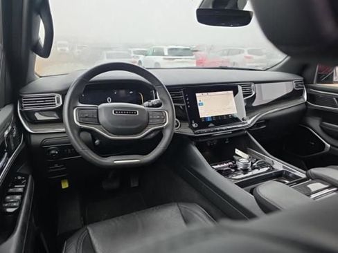 Used 2022 Jeep Wagoneer Series III w/ Premium Group I image 3