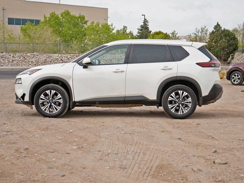 Used 2023 Nissan Rogue SV w/ SV Premium B Package image 4