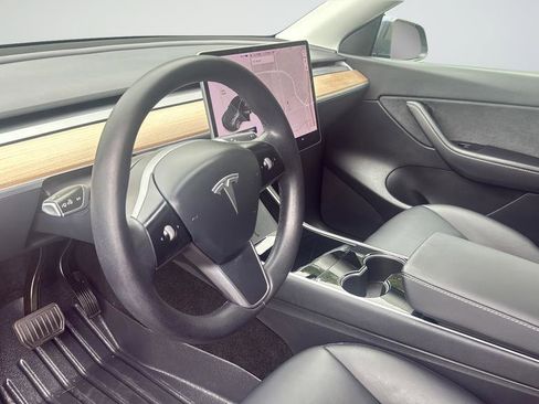 Used 2021 Tesla Model Y Long Range AWD/4WD image 28