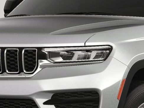 New 2025 Jeep Grand Cherokee Laredo X w/ Luxury Tech Group I image 9