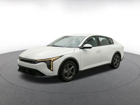 Used 2025 Kia K4 FWD image 3
