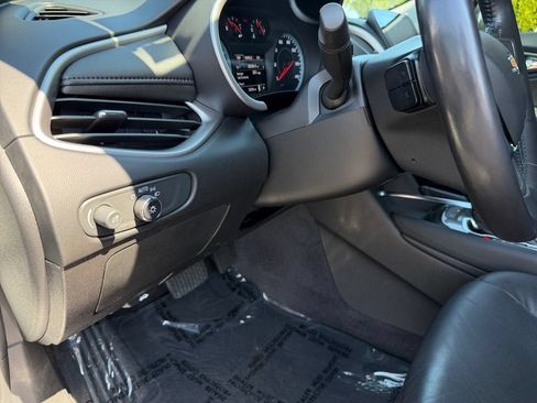 Used 2022 Chevrolet Malibu LT w/ Leather Package FWD image 19