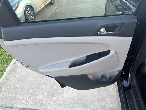 Used 2017 Hyundai Tucson Sport FWD image 28