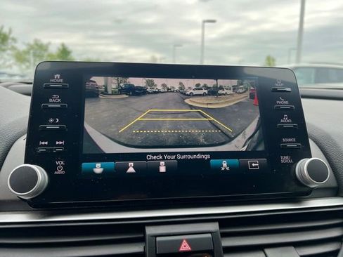 Used 2019 Honda Accord Touring image 19
