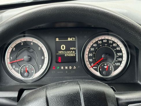 Used 2019 RAM 1500 Classic SLT AWD/4WD image 18