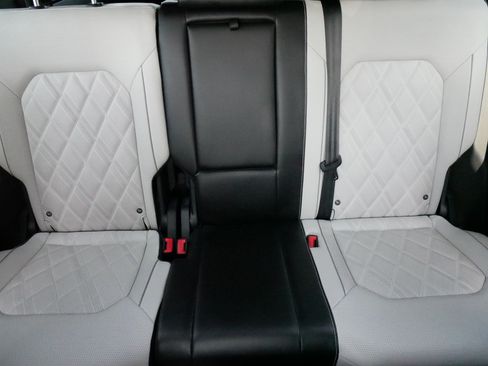 Certified 2024 Volkswagen Atlas Cross Sport SEL Premium R-Line AWD/4WD image 13