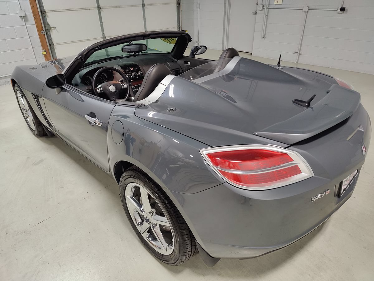 Used 2008 Saturn Sky Red Line RWD image 22