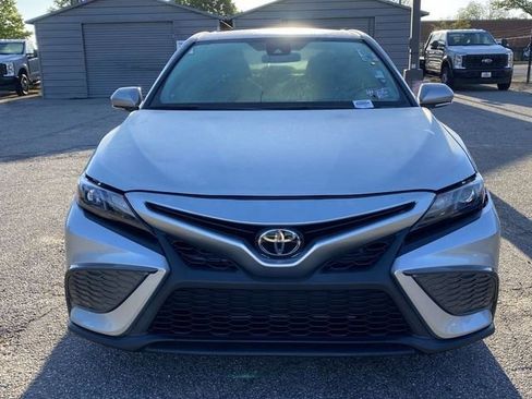 Used 2024 Toyota Camry SE image 2