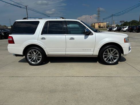 Used 2017 Ford Expedition Platinum RWD image 5