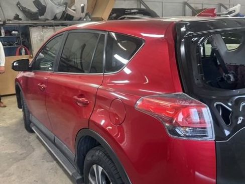 Used 2017 Toyota RAV4 LE FWD image 13