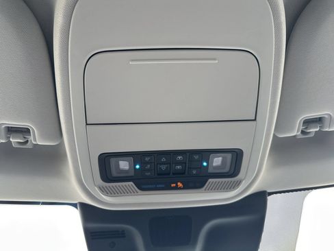 Used 2025 Ford Expedition Max Platinum AWD/4WD image 21