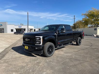 New 2026 Ford F350 Lariat w/ Black Appearance Package