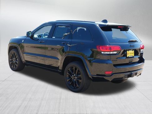 Used 2022 Jeep Grand Cherokee Laredo X AWD/4WD image 5