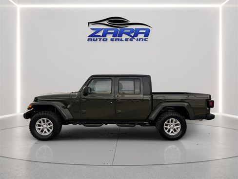 Used 2023 Jeep Gladiator Sport AWD/4WD image 4