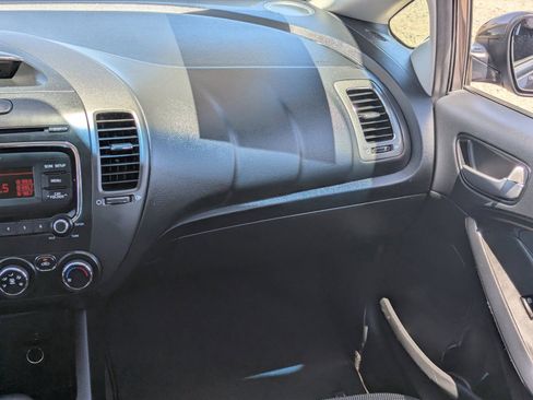 Used 2018 Kia Forte LX FWD image 17