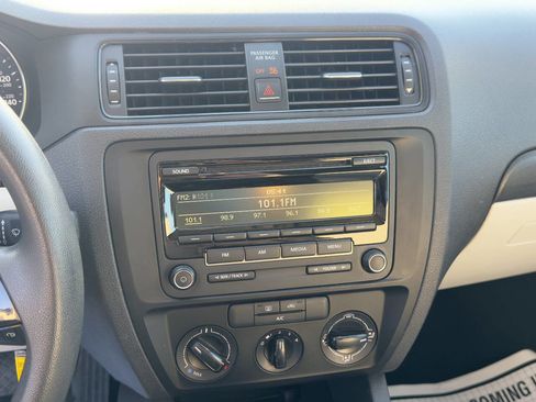 Used 2015 Volkswagen Jetta S image 18