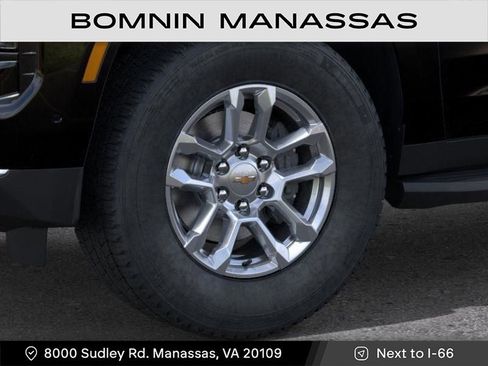 New 2026 Chevrolet Suburban LT image 9