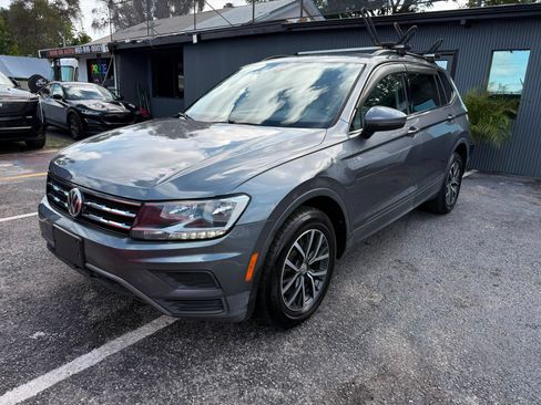 Used 2019 Volkswagen Tiguan SE AWD/4WD image 1