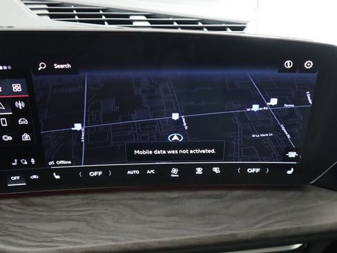 Used 2025 Audi Q5 Premium w/ Convenience Package image 16