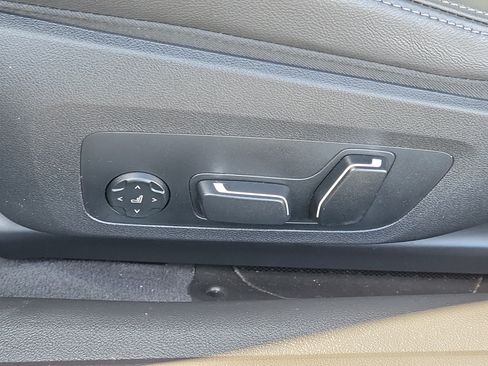 Used 2026 BMW M440i Convertible RWD image 19