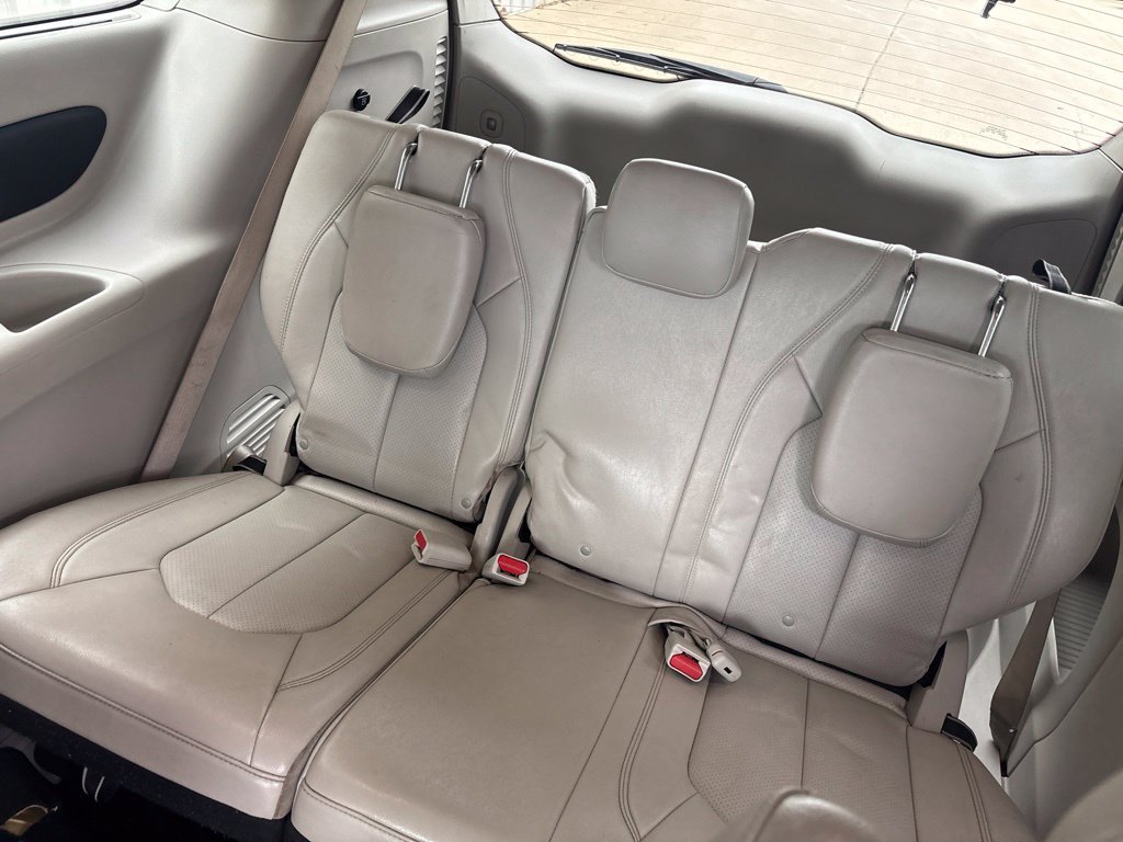Used 2021 Chrysler Pacifica Touring-L FWD image 29