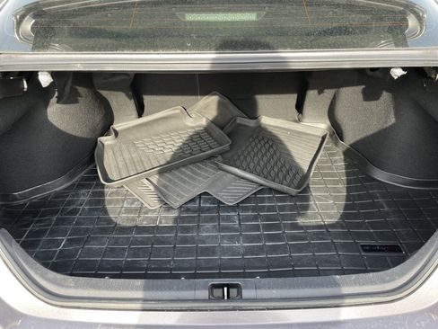 Used 2022 Toyota Camry LE image 6