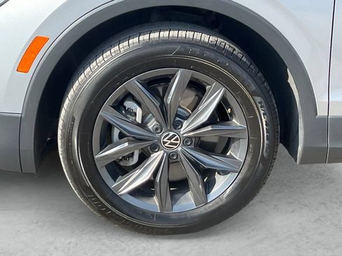 Used 2023 Volkswagen Tiguan SE FWD image 23