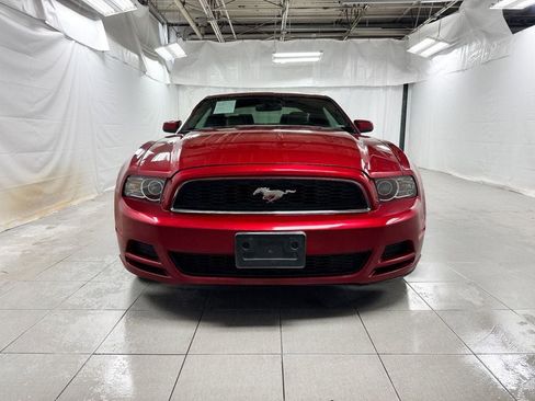 Used 2013 Ford Mustang Premium image 2