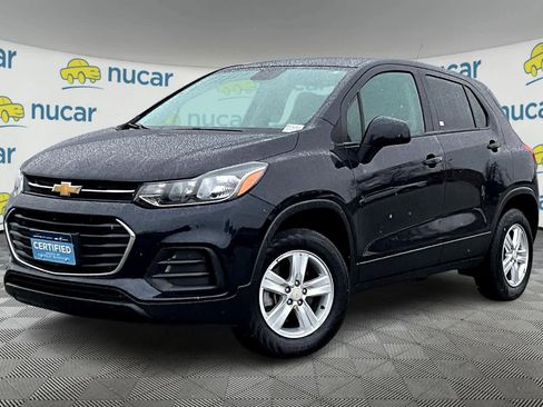 Used 2021 Chevrolet Trax LS w/ Tint and Cruise Package image 3