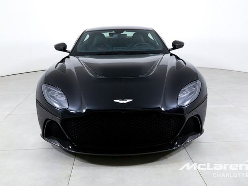 Used 2023 Aston Martin DBS Coupe RWD image 4