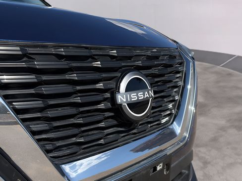 Used 2023 Nissan Rogue SL FWD image 31