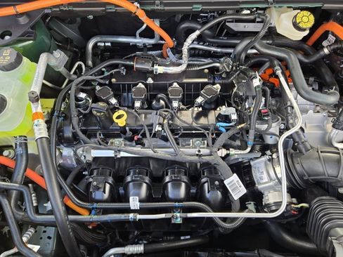 New 2025 Ford Maverick XLT w/ XLT Luxury Package FWD image 22