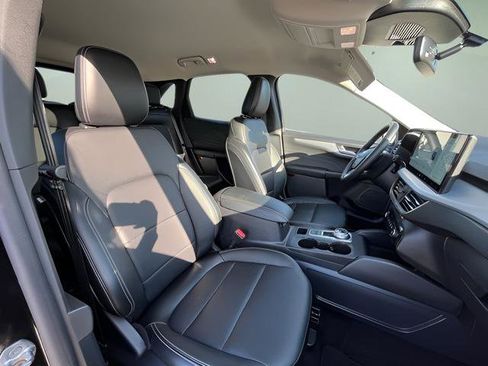 Used 2025 Ford Escape Platinum image 33