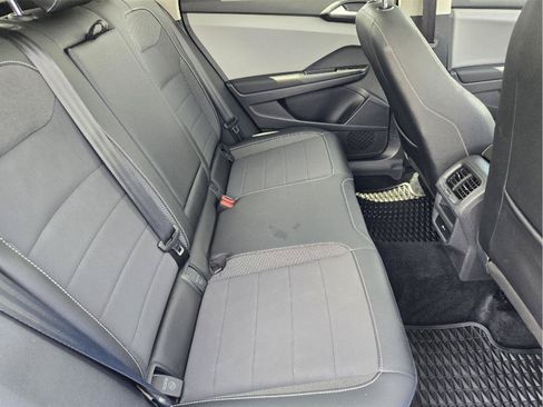 Used 2022 Volkswagen Taos SE FWD image 30