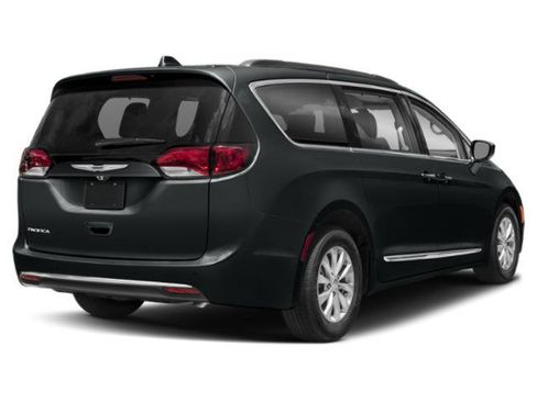 Used 2019 Chrysler Pacifica Touring-L FWD image 4